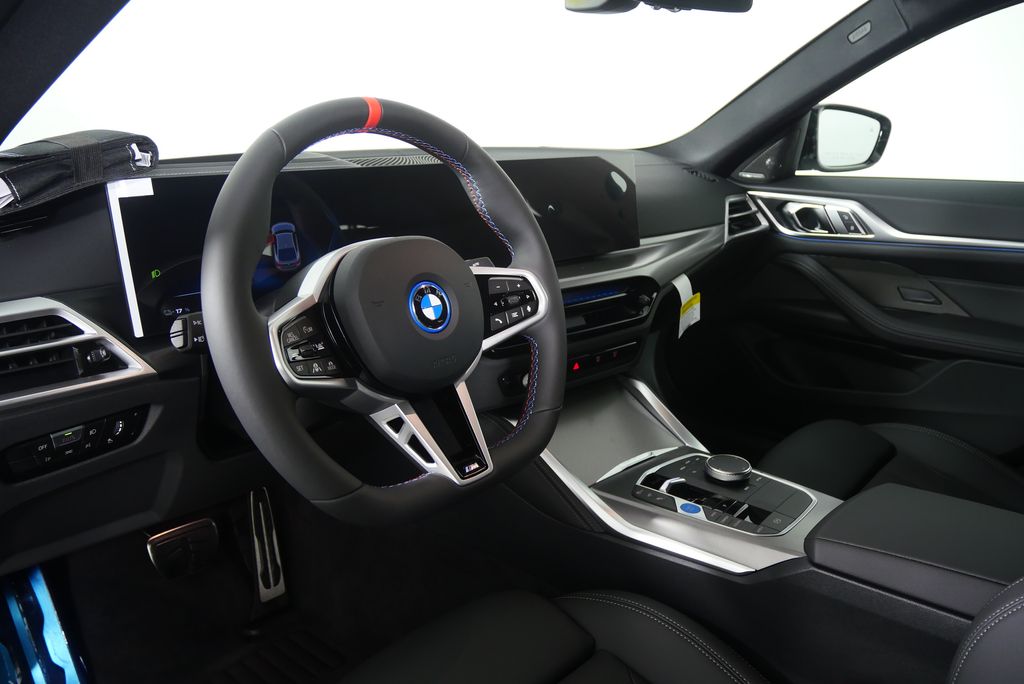 Thumbnail: 2025 BMW i4 - 13