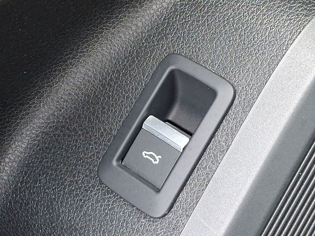 Thumbnail: 2022 Audi Q5 - 28