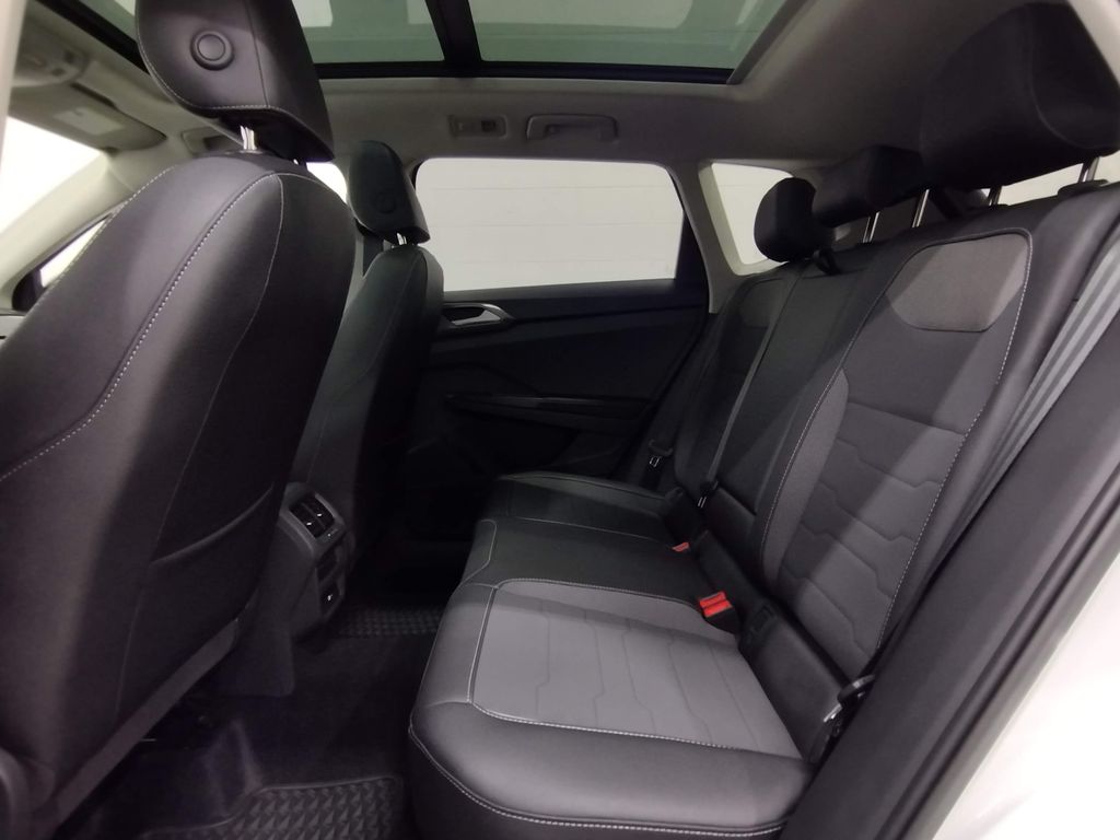 2025 Volkswagen Taos 1.5T SE Black