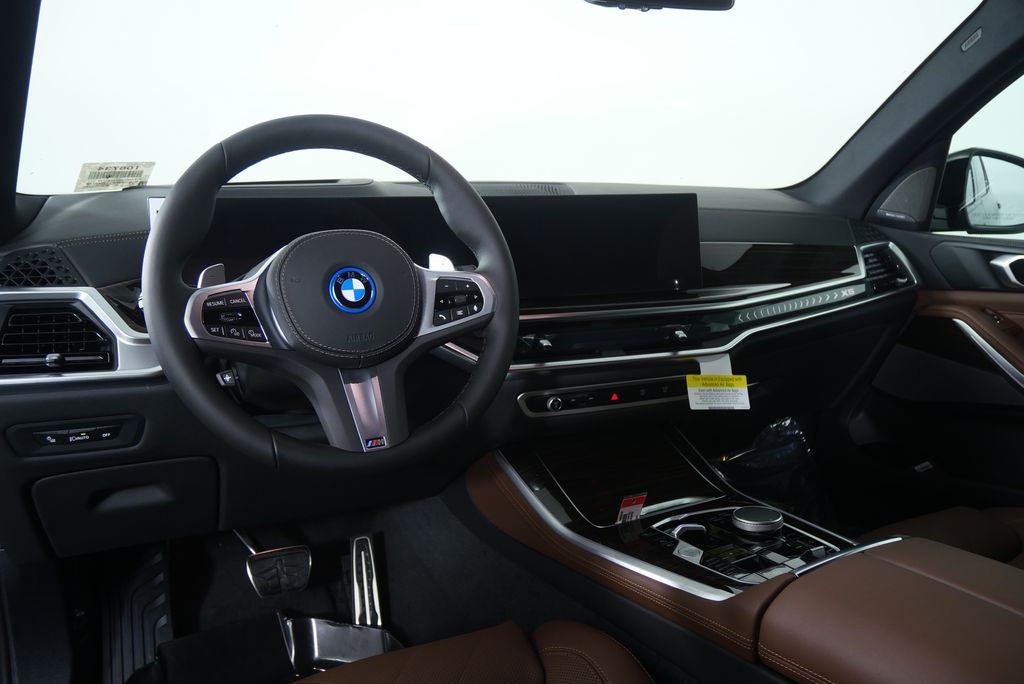 Thumbnail: 2026 BMW X5 - 16