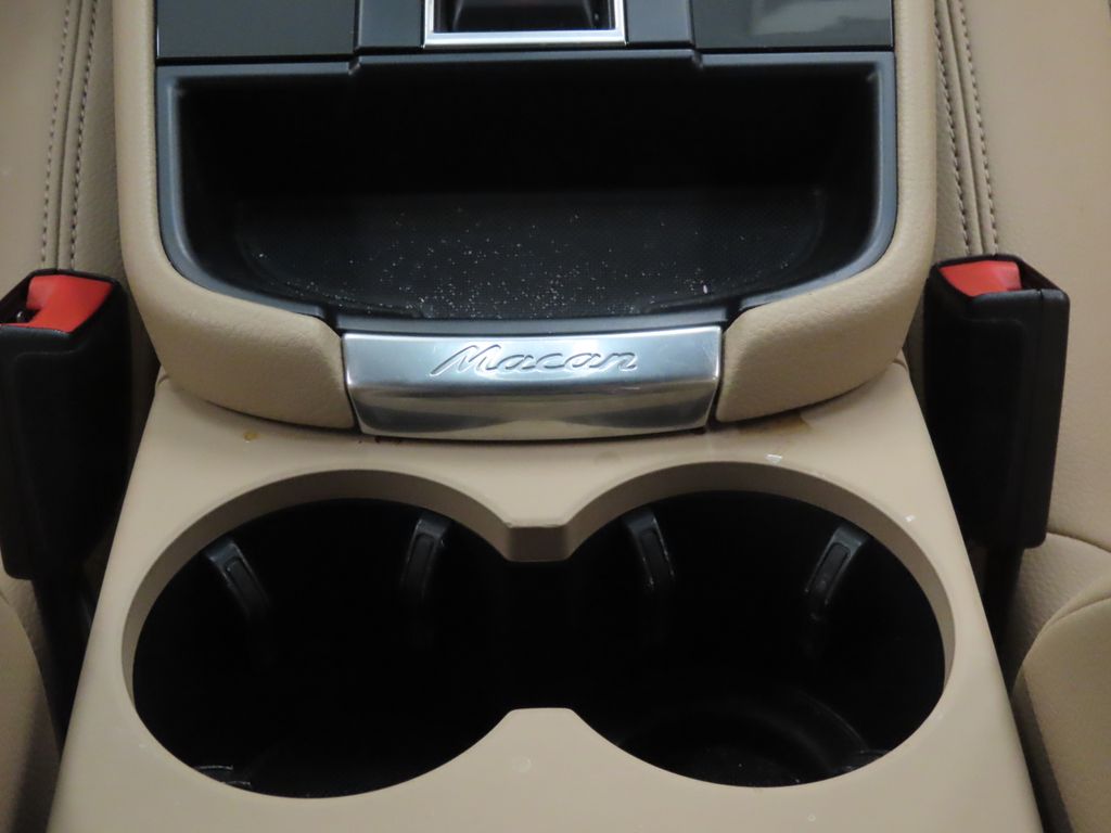 Thumbnail: 2024 Porsche Macan - 28