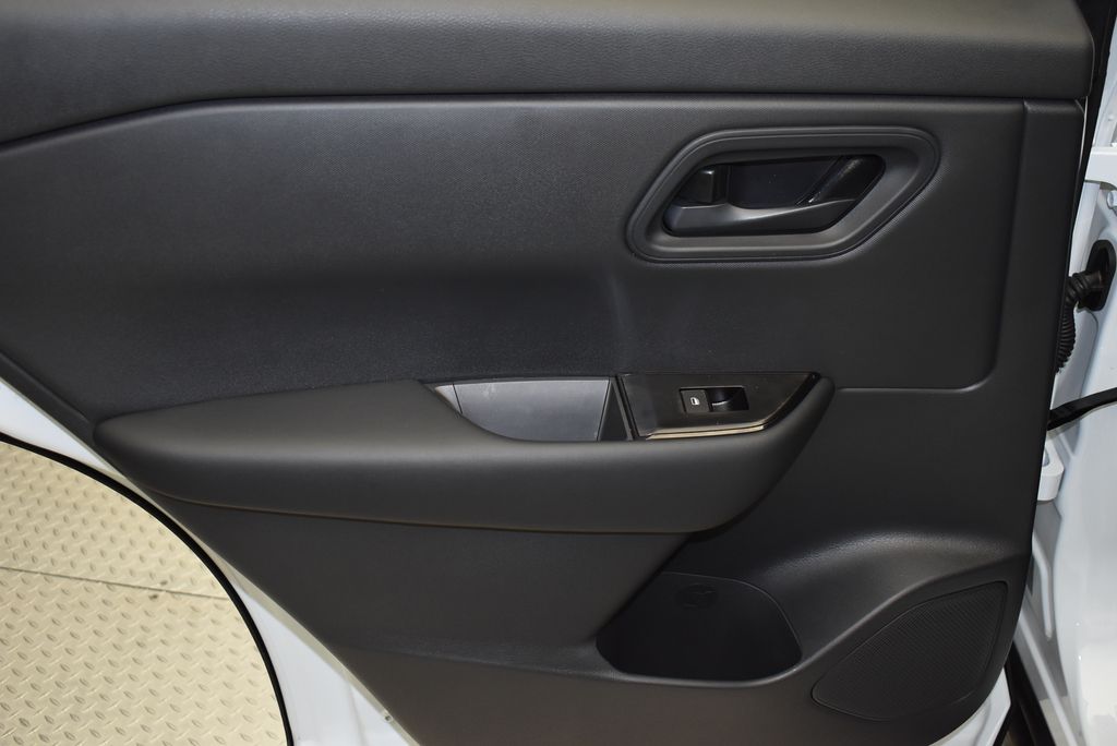 2025 Nissan Rogue S 30
