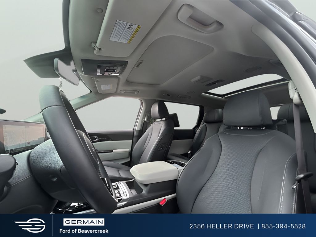 Used 2024 White Kia SX Prestige image 12