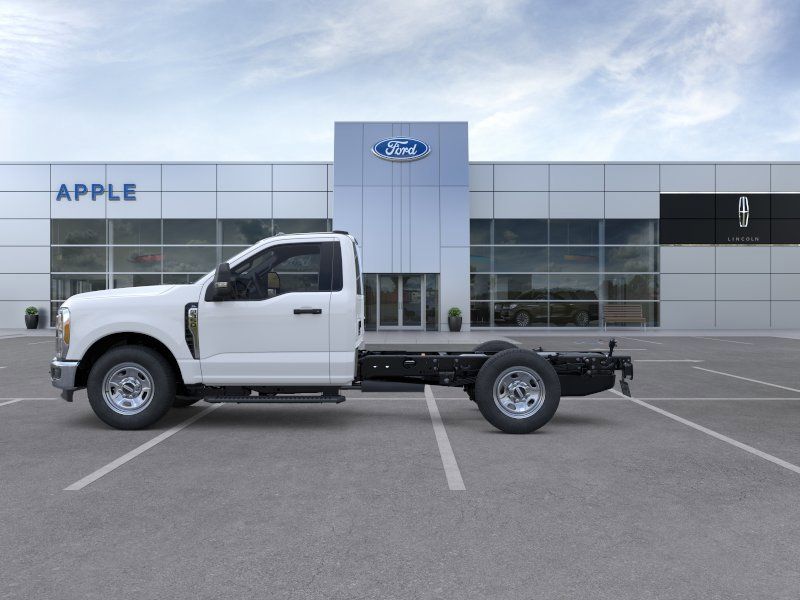 2025 Ford F-350 Chassis XL