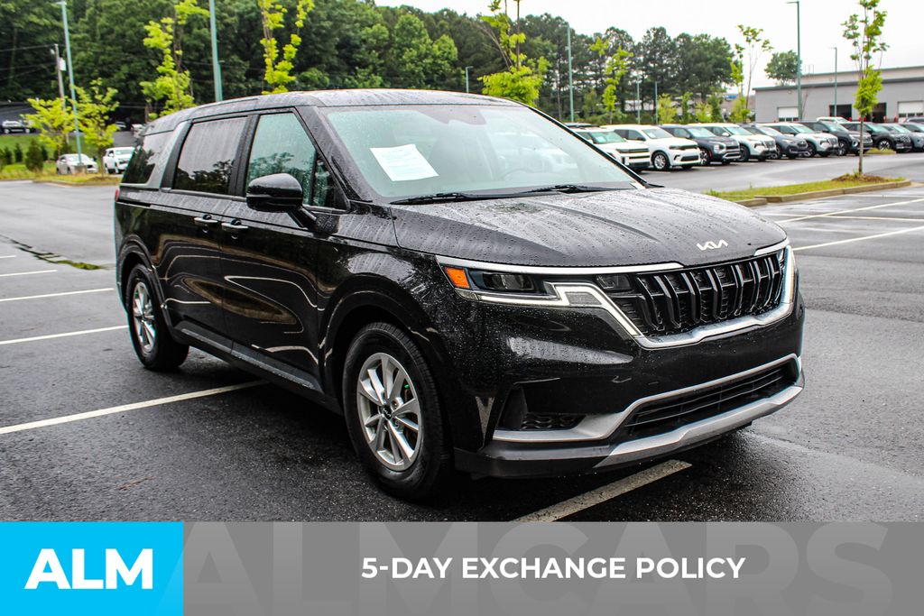 Used 2022 Black Kia LXS image 4