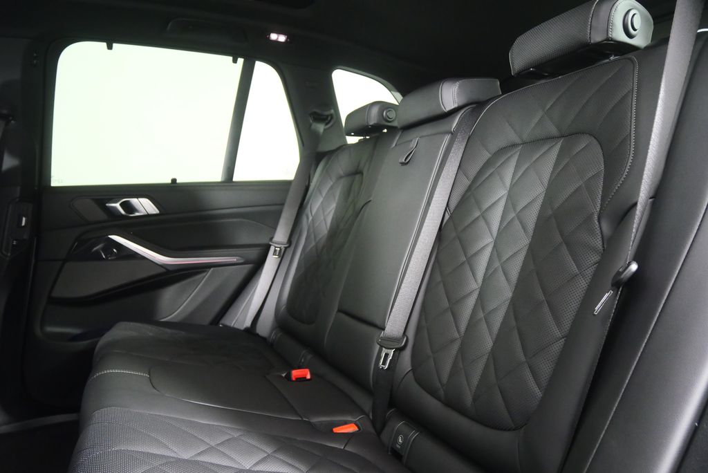 Thumbnail: 2026 BMW X5 - 16