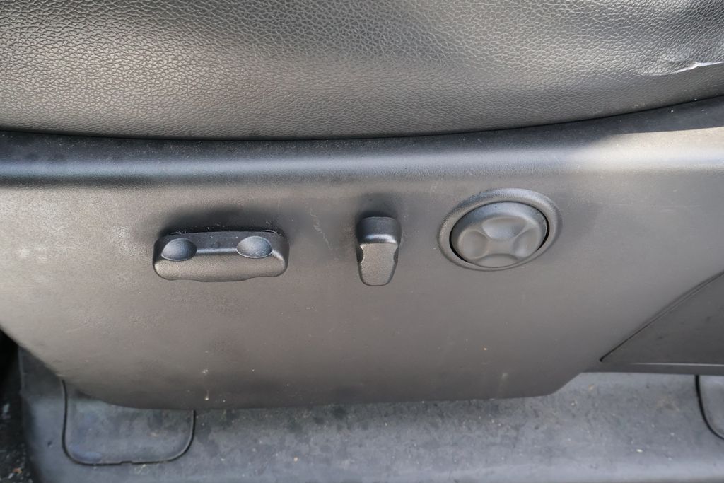 Thumbnail: 2013 Chevrolet Silverado 1500 - 14