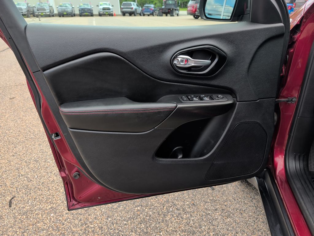 Used 2021 Jeep Cherokee SUV