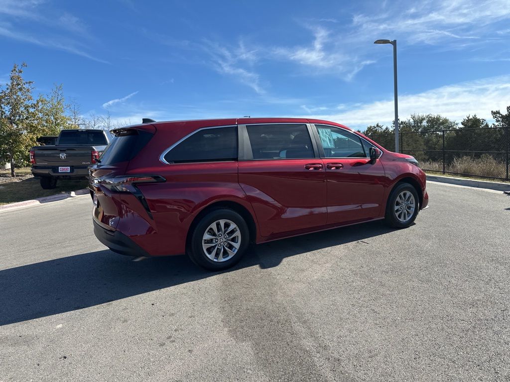 Used Car 2025 Toyota Sienna  Le For Sale Under $40,000 In Austin, Texas