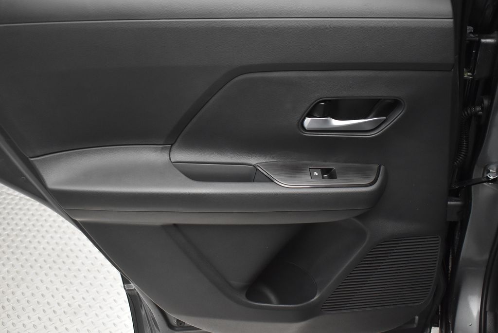 Thumbnail: 2026 Nissan Kicks - 31