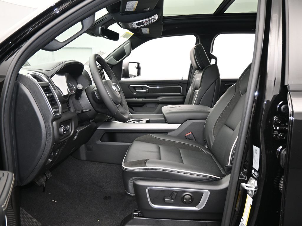 New 2026 Diamond Black Crystal Pearlcoat Ram Laramie image 12