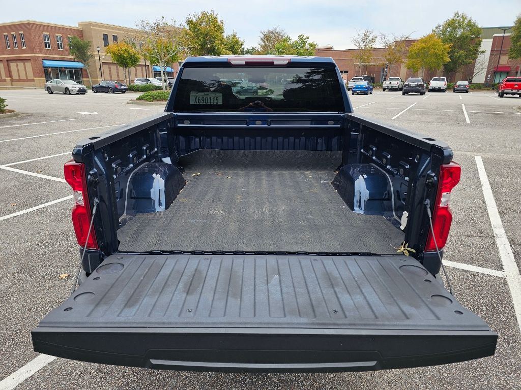 2022 Chevrolet Silverado 1500 RST 38