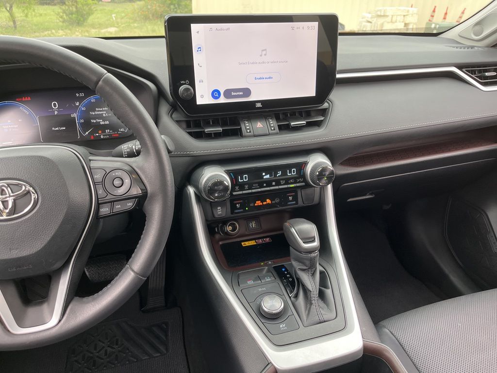 2023 Toyota RAV4 Limited 18