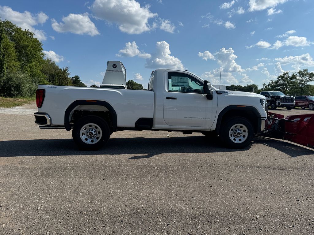 2024 GMC Sierra 3500HD Pro 8