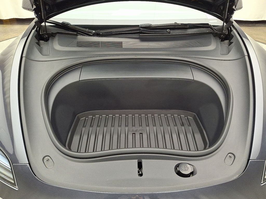 Thumbnail: 2024 Tesla Model 3 - 29