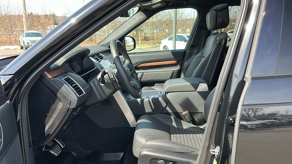used 2025 Land Rover Discovery car, priced at $59,987