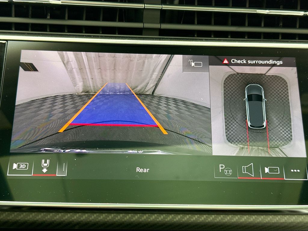 Thumbnail: 2026 Audi Q7 - 16