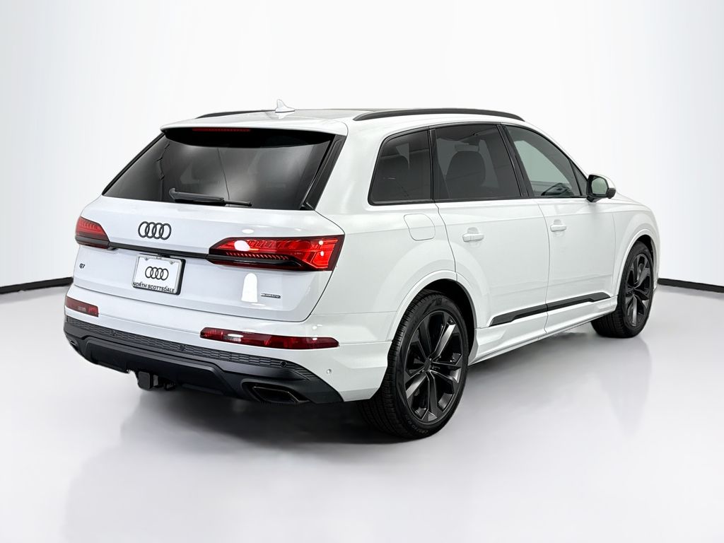 Thumbnail: 2026 Audi Q7 - 5
