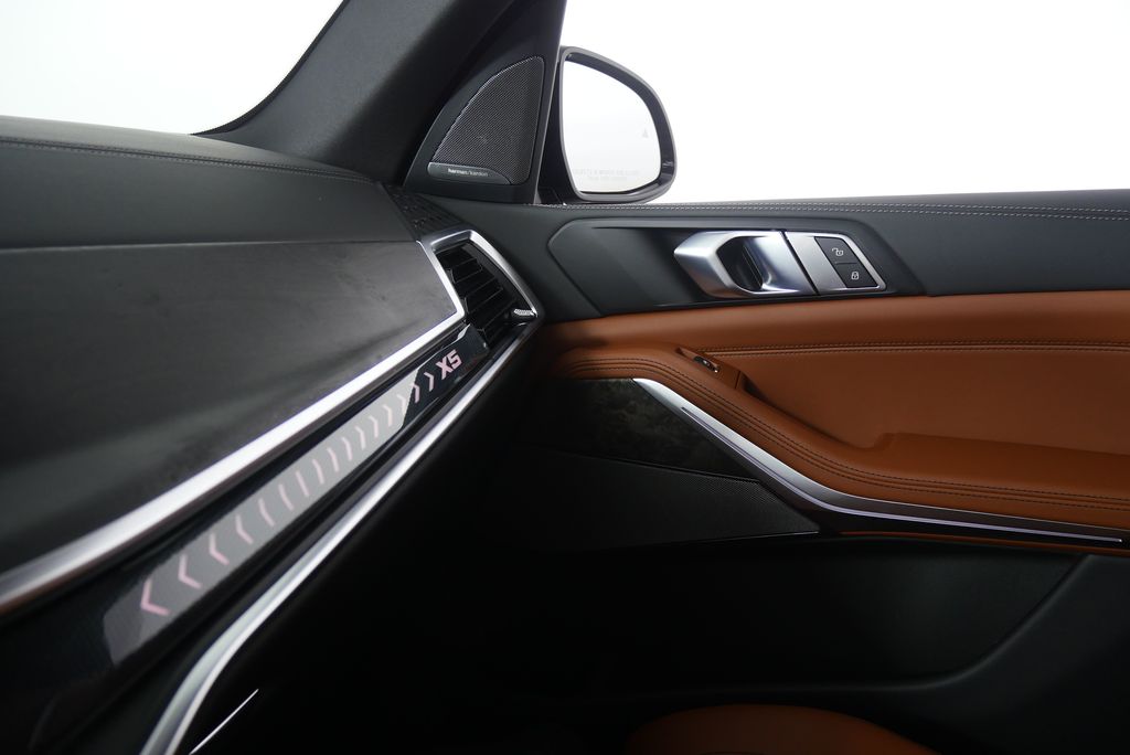 Thumbnail: 2026 BMW X5 - 25