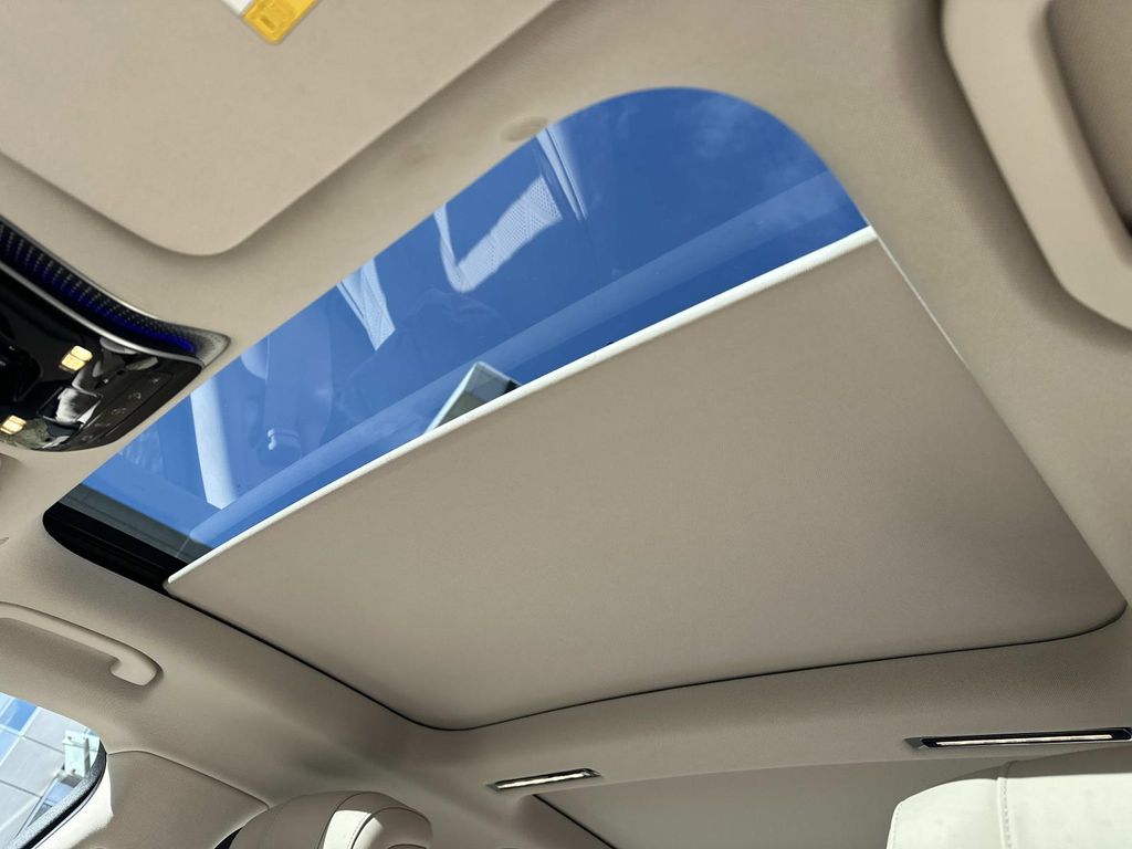 Thumbnail: 2024 Mercedes-Benz S-Class - 32