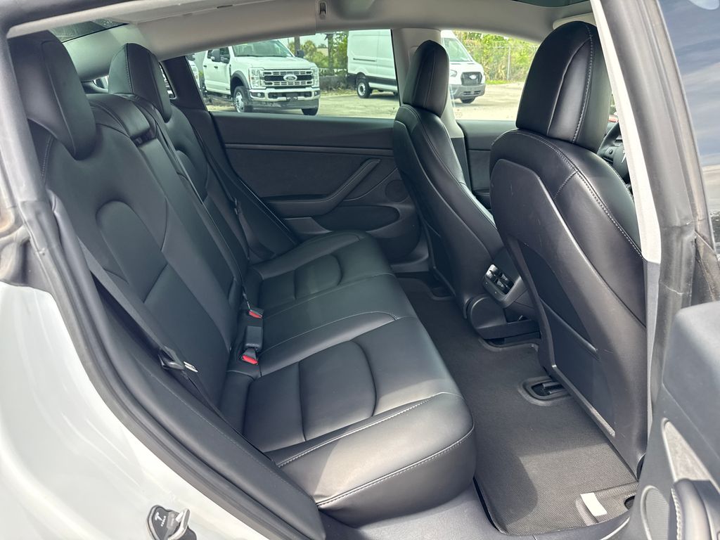 Used 2021  Tesla Long Range image 25