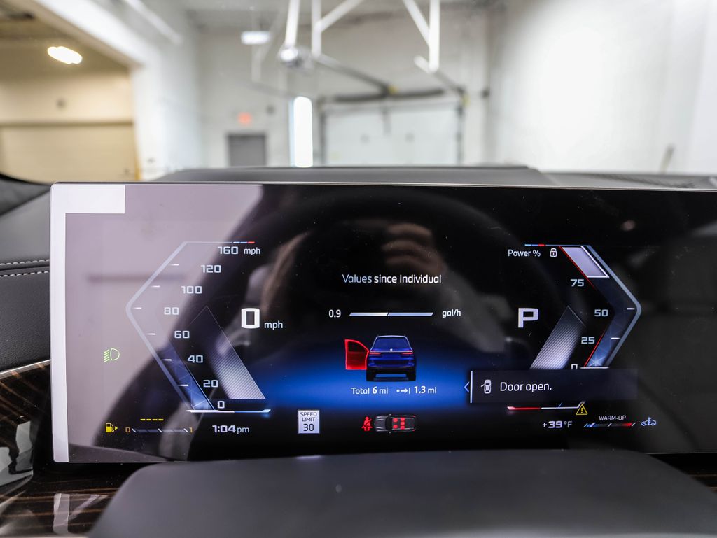 Thumbnail: 2026 BMW X7 - 14