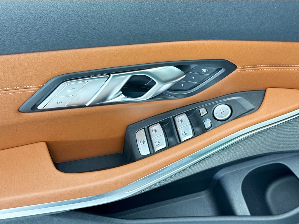 Thumbnail: 2027 BMW M3 - 22