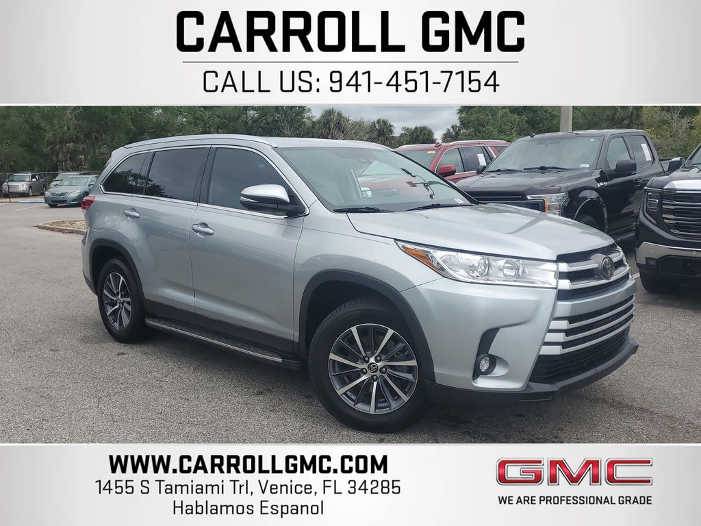 Celestial Silver Metallic 2019 Toyota Highlander XLE FWD SUV / Crossover Front-Wheel Drive 8-Speed Automatic