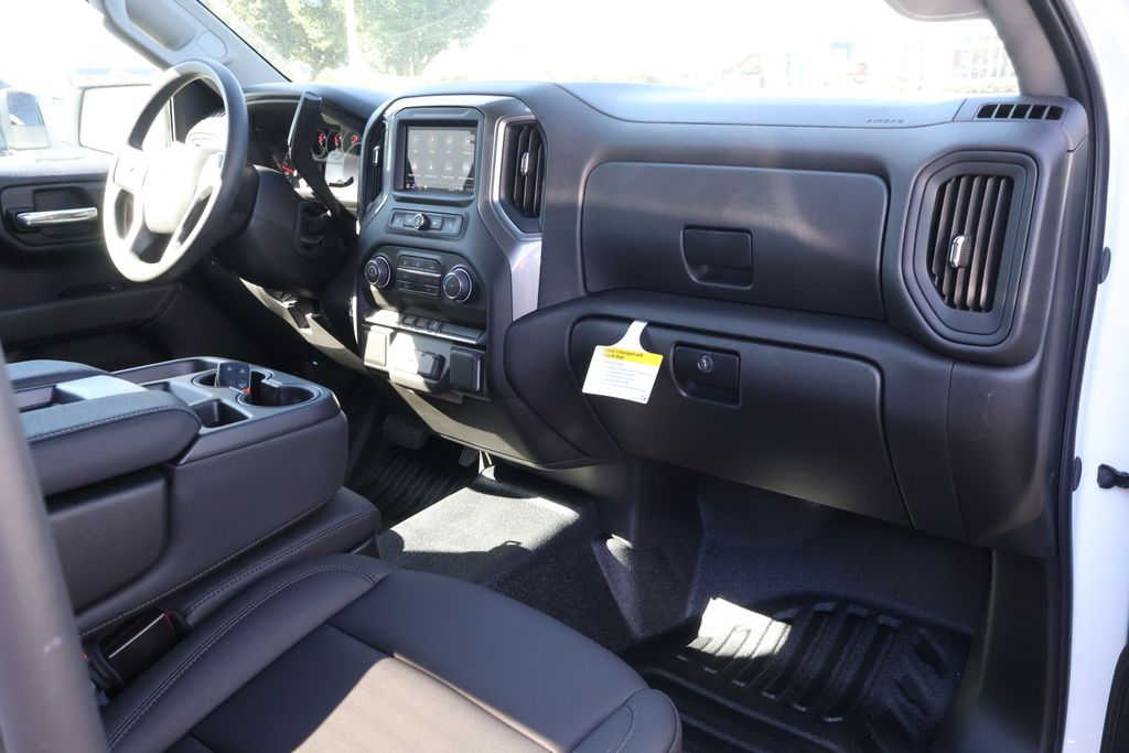 Thumbnail: 2026 Chevrolet Silverado 1500 - 31