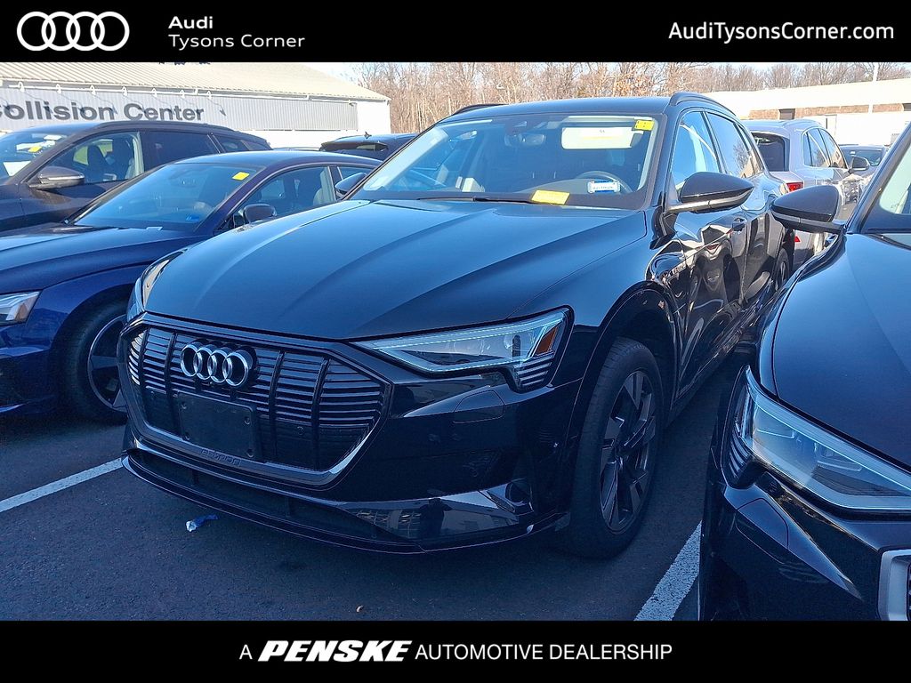 Thumbnail: 2023 Audi e-tron - 1
