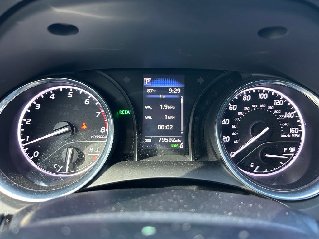 2020 Toyota Camry SE 23