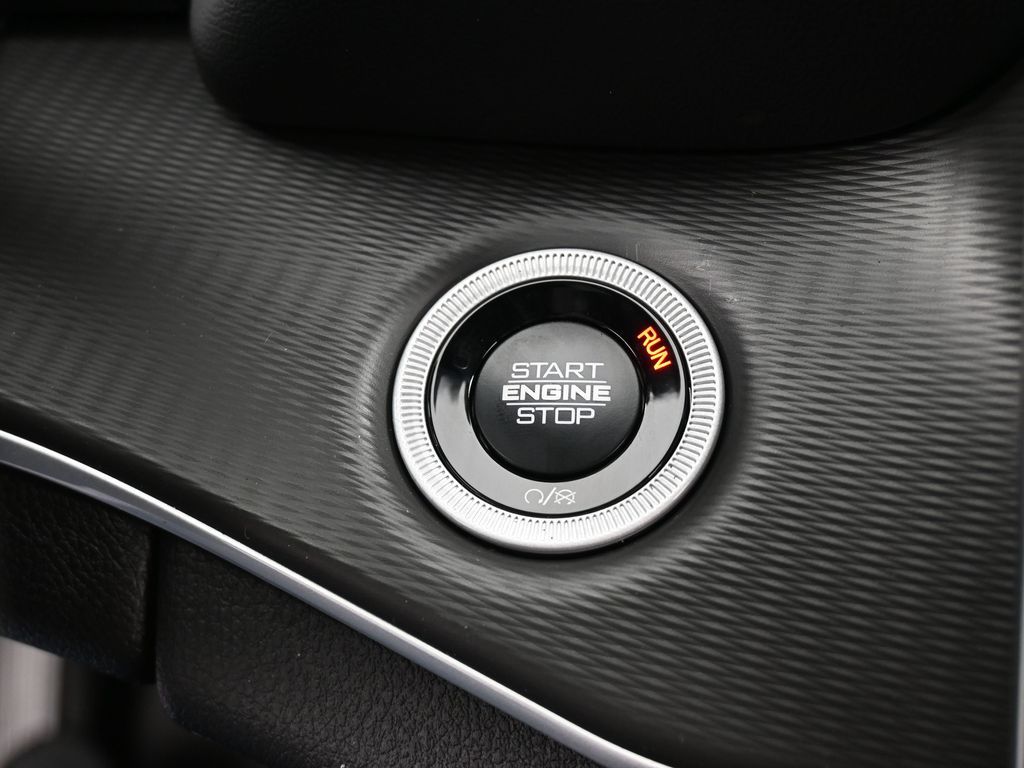 New 2025 Velvet Red Pearlcoat Jeep Laredo image 24