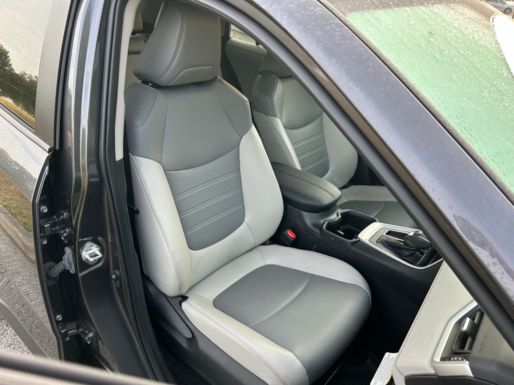 2024 Toyota RAV4 XLE Premium 15