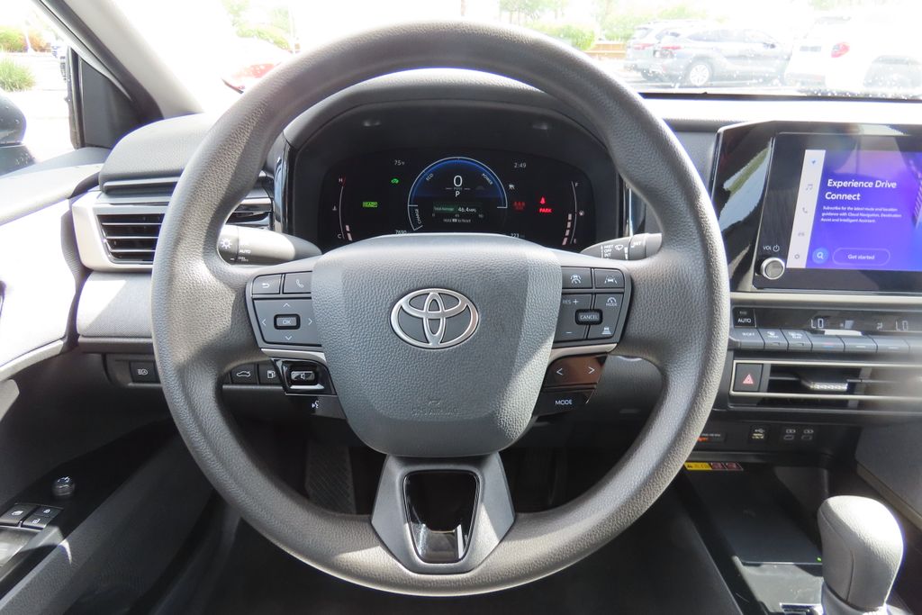 Thumbnail: 2025 Toyota Camry - 10