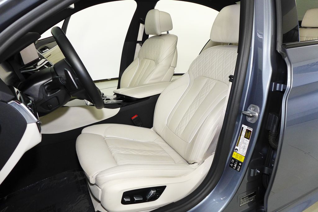 Thumbnail: 2021 BMW 5 Series - 22