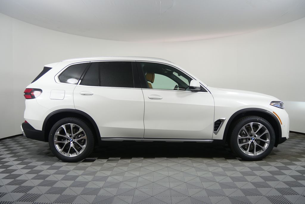 Thumbnail: 2026 BMW X5 - 2