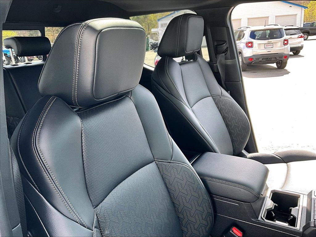 2024 Toyota Tacoma — photo 11