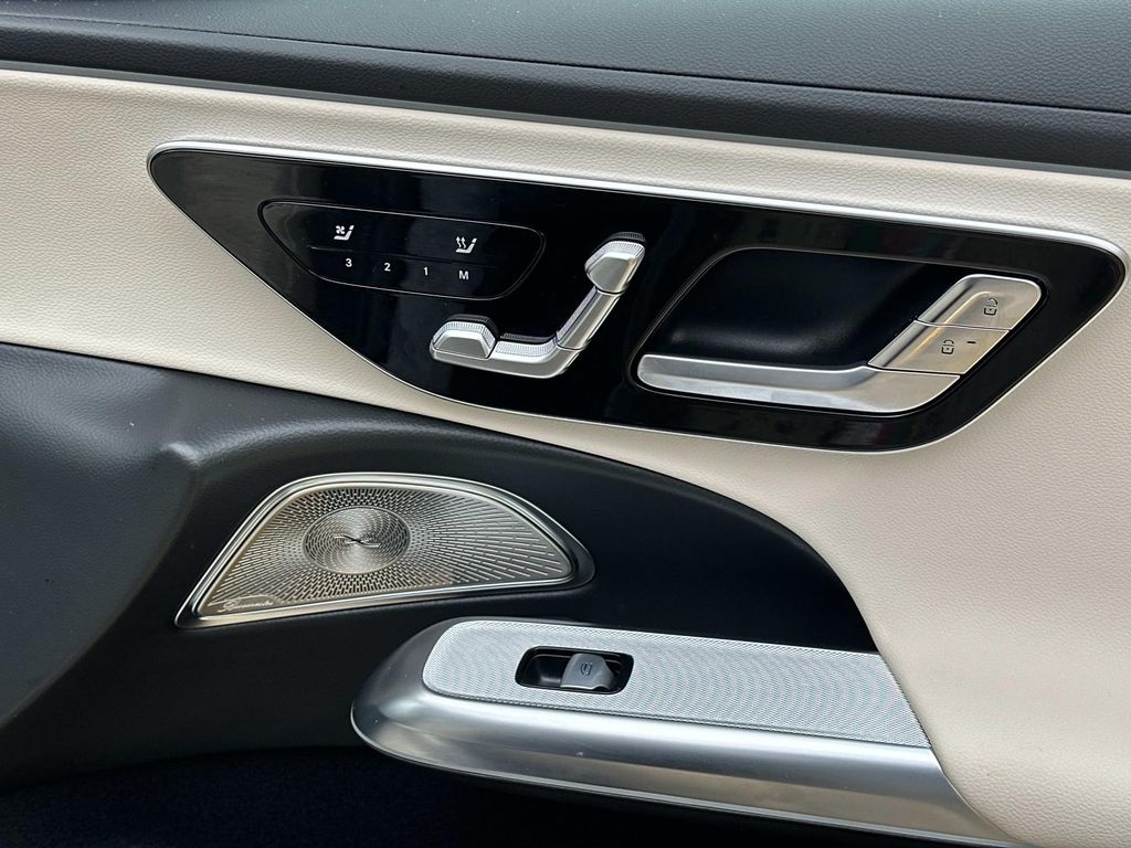 Thumbnail: 2025 Mercedes-Benz E-Class - 20