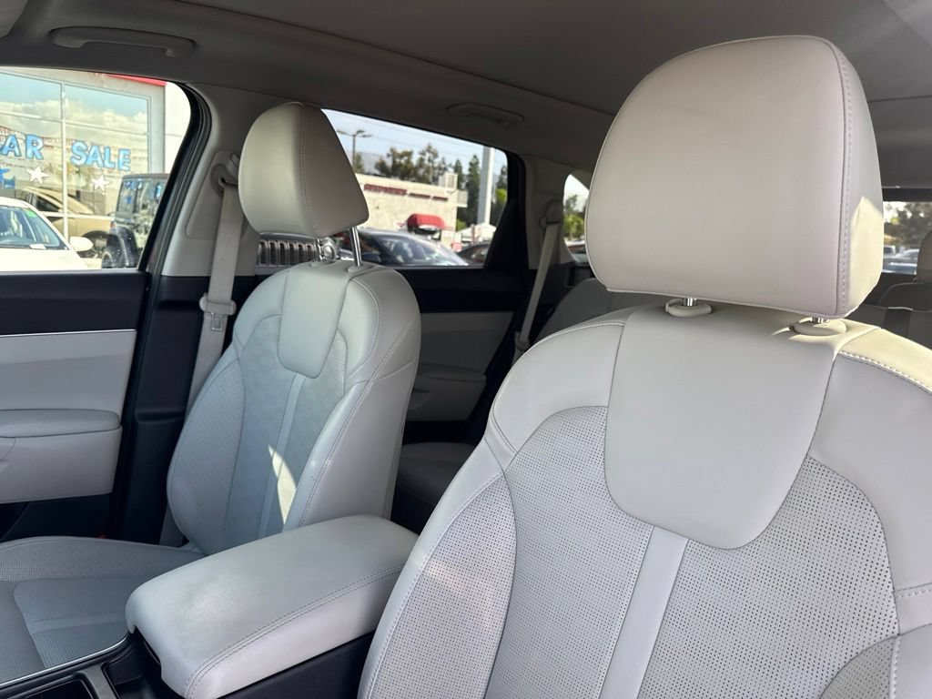 Used 2025 Kia Sorento SUV