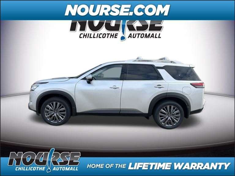 2025 Nissan Pathfinder SL photo