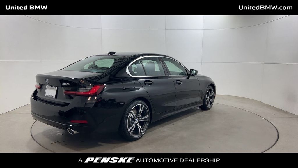 2024 BMW 3 Series 330i 8