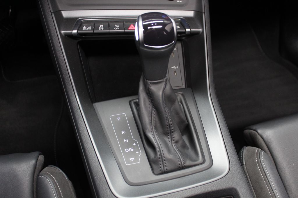 Thumbnail: 2023 Audi Q3 - 15