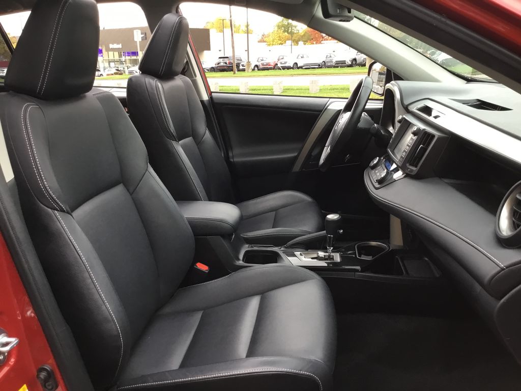 Thumbnail: 2016 Toyota RAV4 - 13