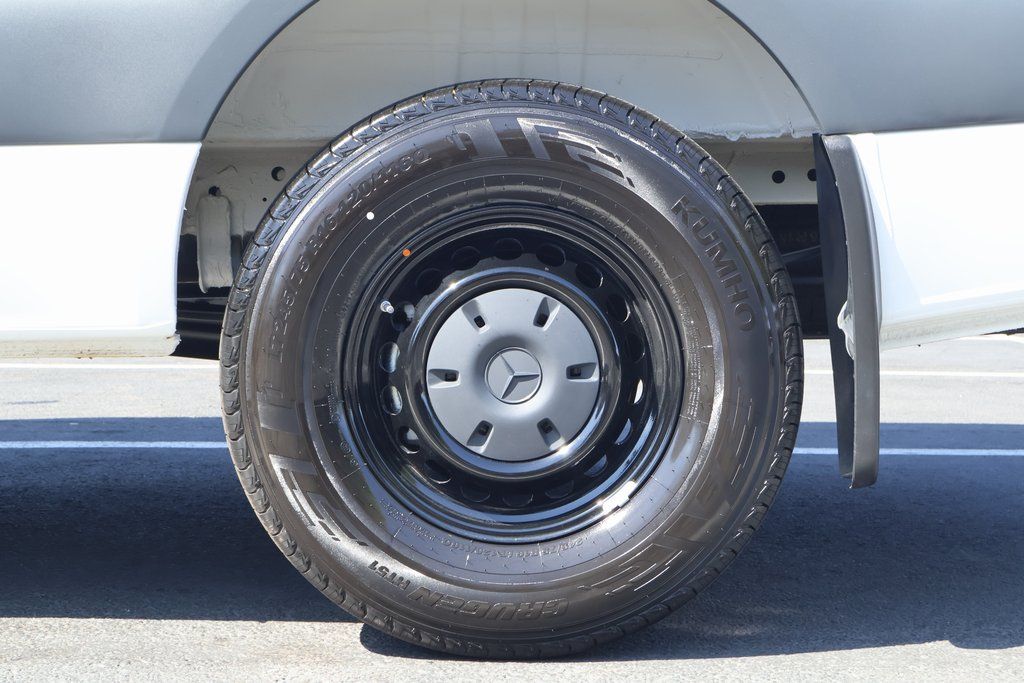 Thumbnail: 2025 Mercedes-Benz Sprinter - 10