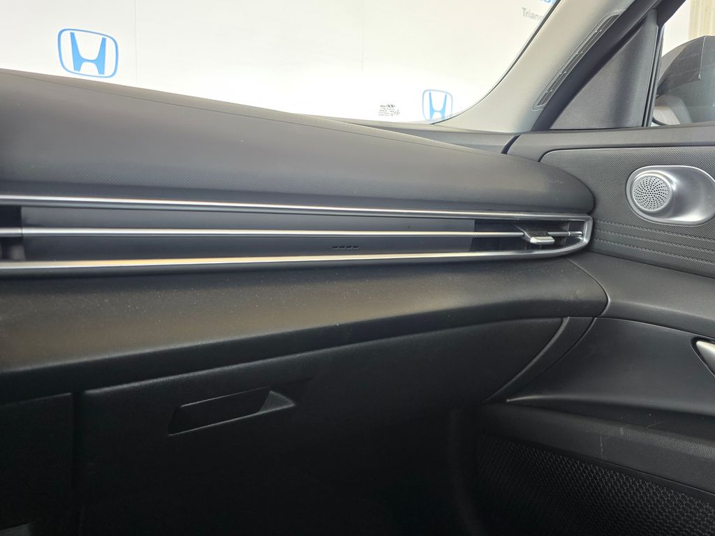 Thumbnail: 2025 Hyundai Elantra - 20