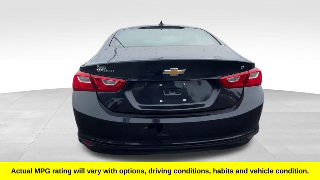 2023 Chevrolet Malibu LT photo