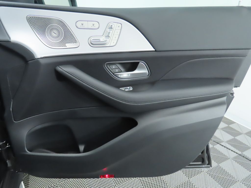 Thumbnail: 2026 Mercedes-Benz GLE - 27