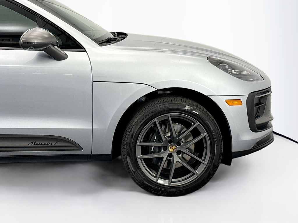 Thumbnail: 2026 Porsche Macan - 11
