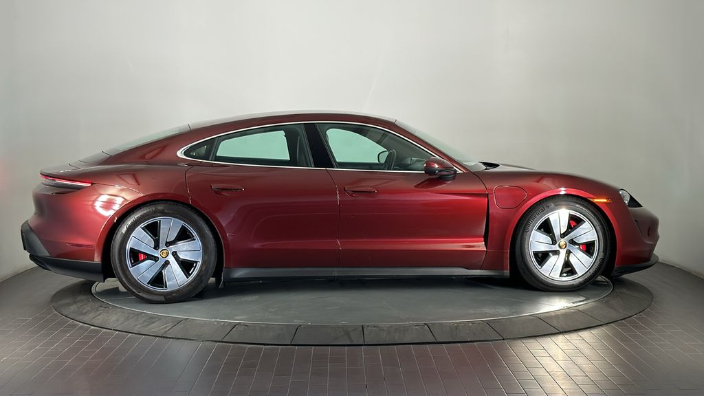 Thumbnail: 2022 Porsche Taycan - 8