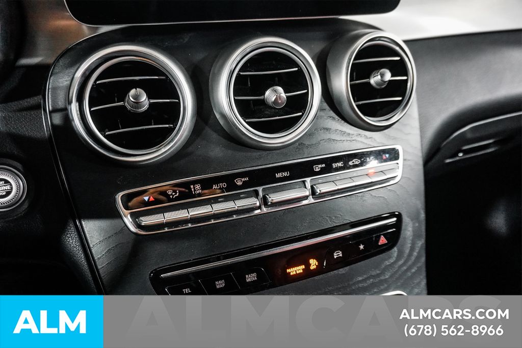 Used 2022 White Mercedes-Benz GLC 300 image 31